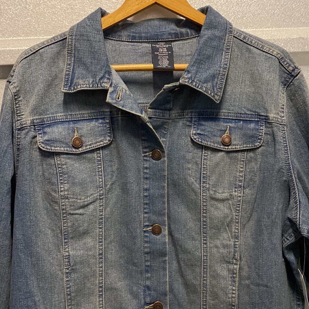 Faded Glory medium wash denim stretch button front jean jacket